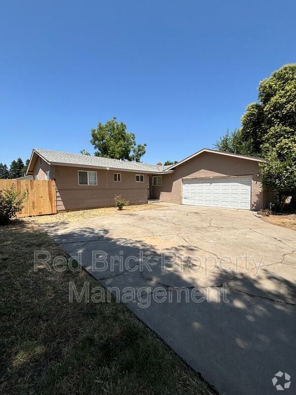 Building Photo - 1143 E Alexander Ave