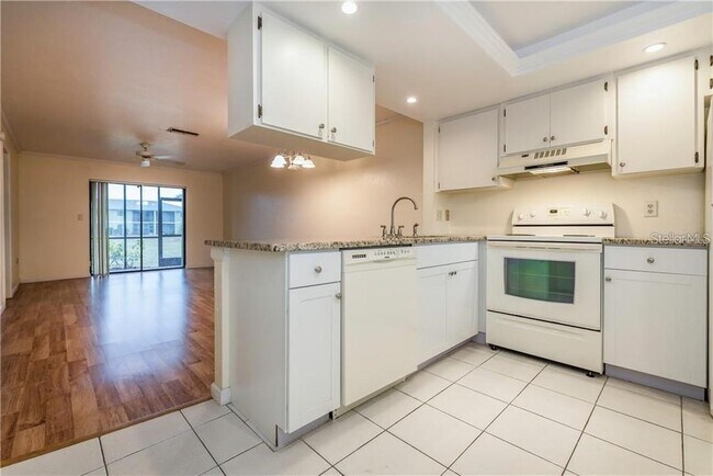 Foto del edificio - 25225 Rampart Blvd