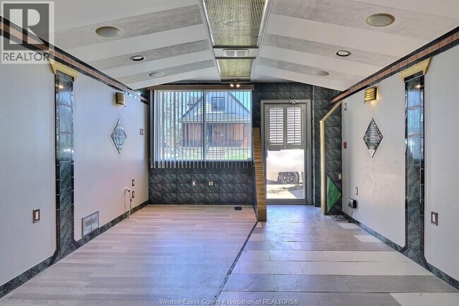 Photo du bâtiment - 401 PARENT Unit# 11