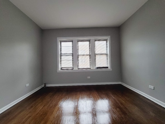 Building Photo - 2914 W 64th St