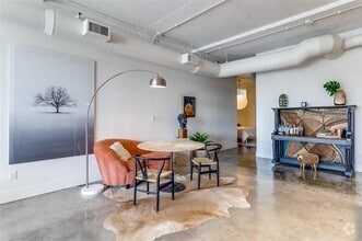 Building Photo - 1122 Jackson St