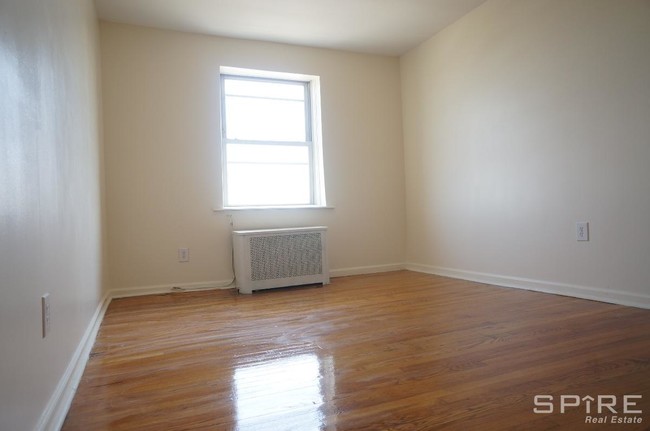 Building Photo - 310 94th St