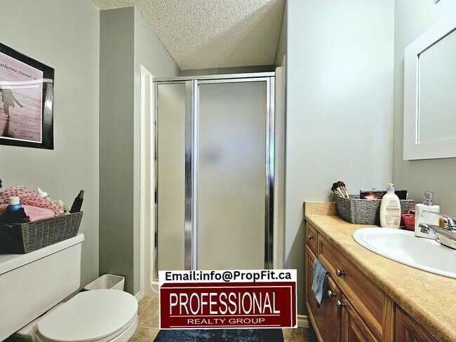 Photo du bâtiment - 16807-16100 100 Ave NW