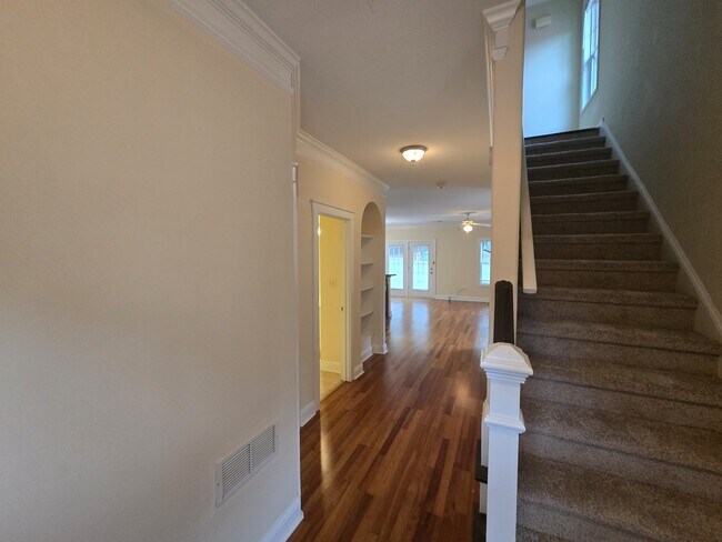 Foto del edificio - 2100 Lakeside Dr