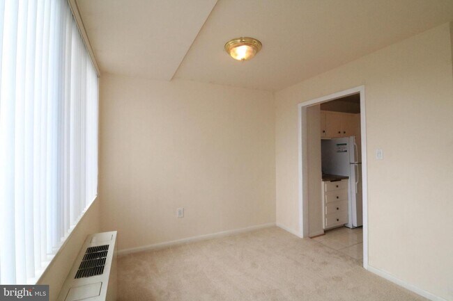 Foto del edificio - 10401 Grosvenor Pl