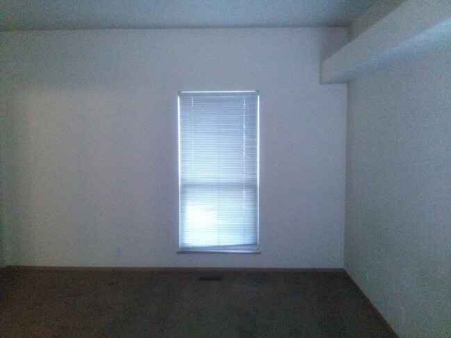 Building Photo - 1395 W Beacon Hill Dr