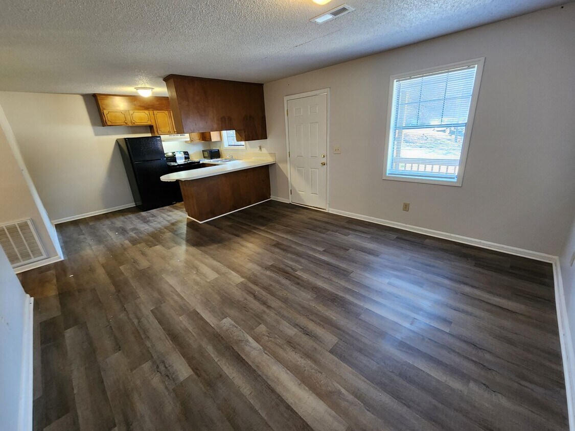 Foto principal - 2571 Green Oaks Ct SE