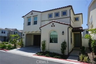 Building Photo - 945 Vivid Ln