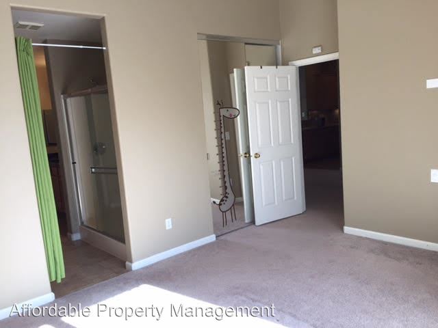 Foto del edificio - 640 Plaza Pl