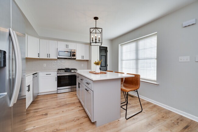 Building Photo - 111 Canberra Ct