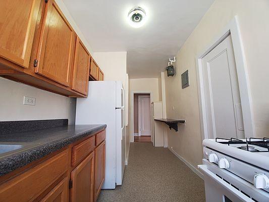 Foto del edificio - 3 bedroom in BRONX NY 10463