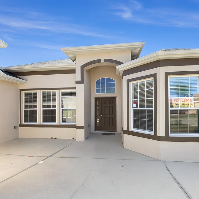 Building Photo - ANNUAL Lease – Unfurnished – Golf Course Lot - Designer Home in the highly sought-after gated com...