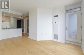 Building Photo - 85-1285 Bloor St E