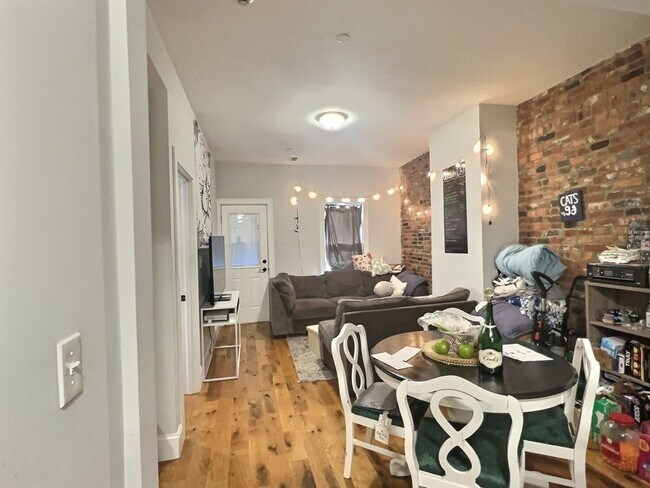 Foto del edificio - 255 Paris St