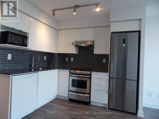 Building Photo - 160 Flemington Rd