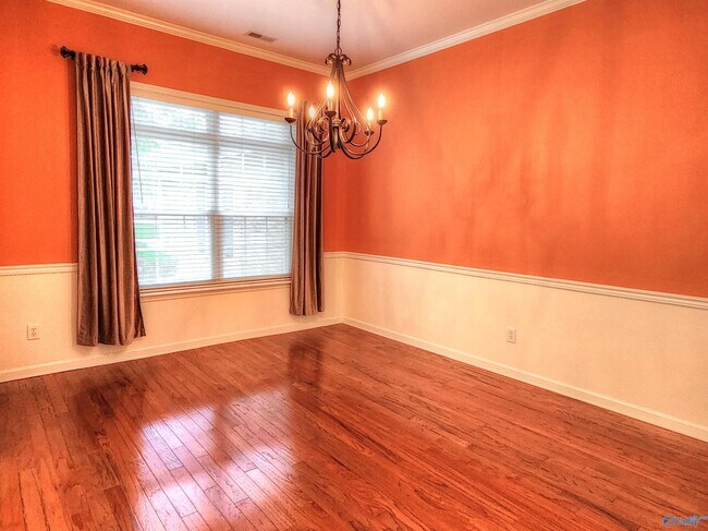 Foto del edificio - 93 Fernbrook Ct