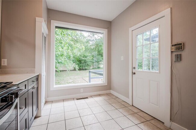 Foto del edificio - 1143 Gracewood Ave SE