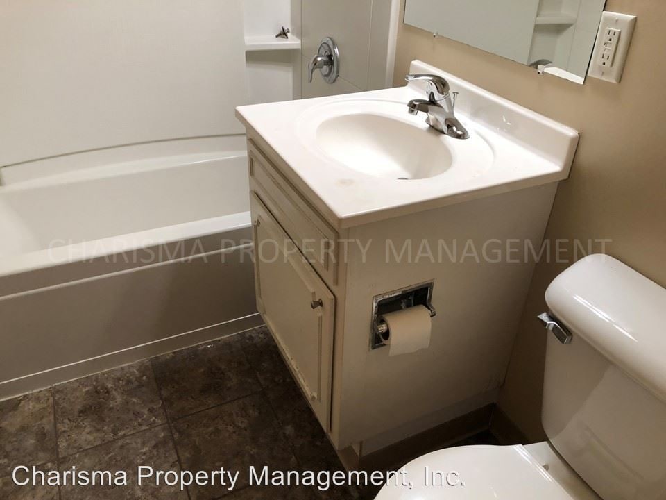 Primary Photo - 1009 W 16th St