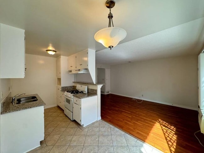 Building Photo - 1.0 bedroom in Pasadena California 91107
