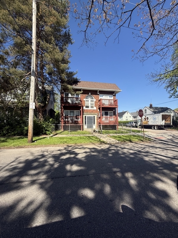 Building Photo - 3412 E 147th St