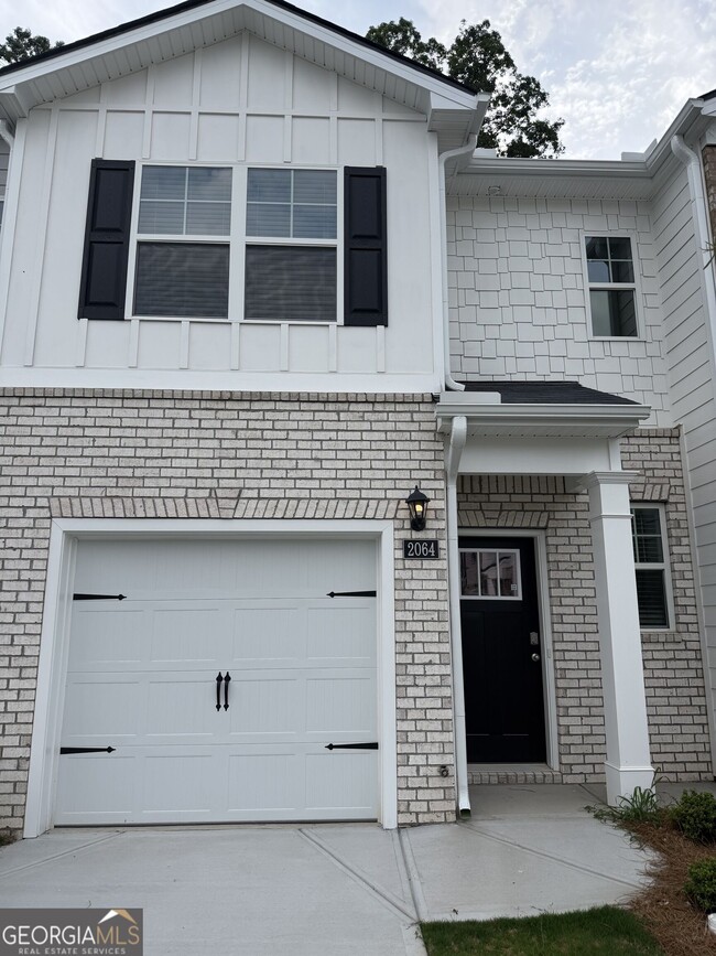 Building Photo - 2064 Crossing Rd