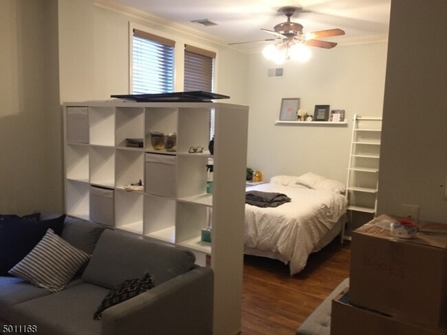 Building Photo - 16 Church St