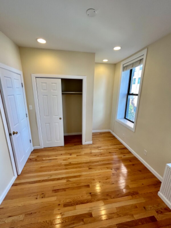 Foto del edificio - 608 E 9th St