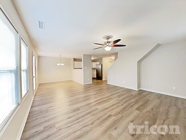 Building Photo - 285 Aershire Ct