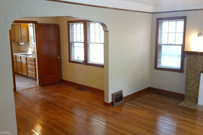 Building Photo - 3 br, 1 bath House - 1012 Beech Street