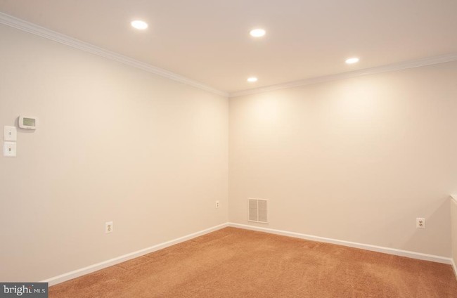 Building Photo - 8404 Millwood Dr