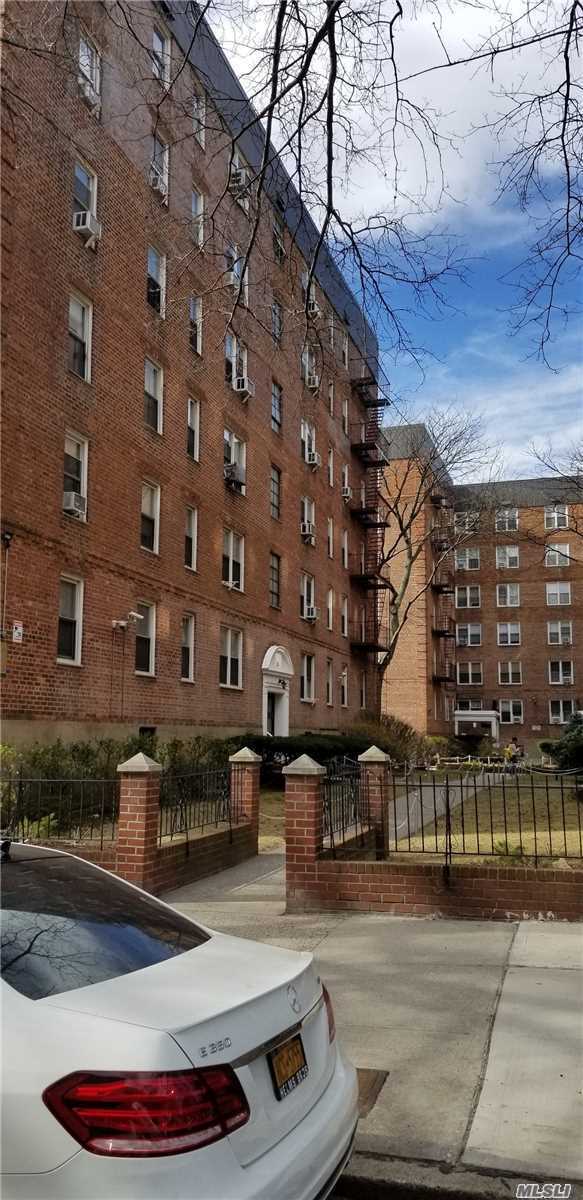 Building Photo - 144-45 Sanford Ave