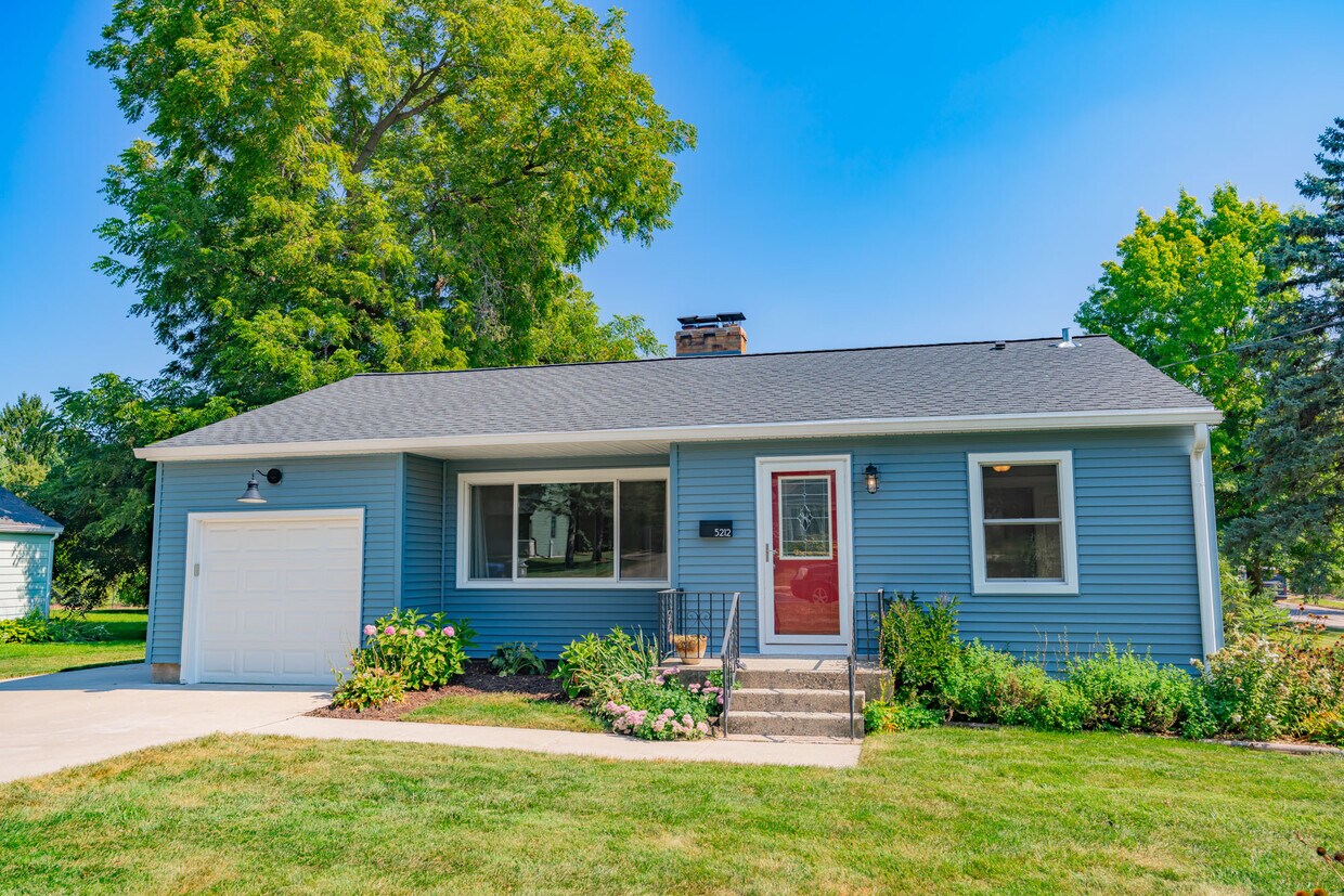 Foto principal - 5212 Midmoor Rd