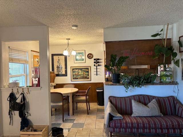 Building Photo - 3319 Dolphin Dr