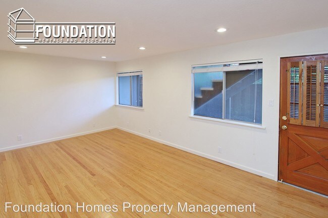 Building Photo - 207 Kent Ave