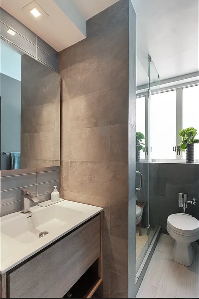 Building Photo - 200 W 20th St