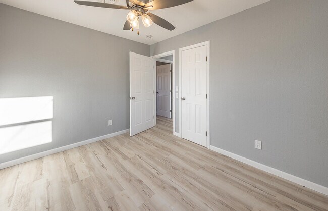Building Photo - 5409 Ave D