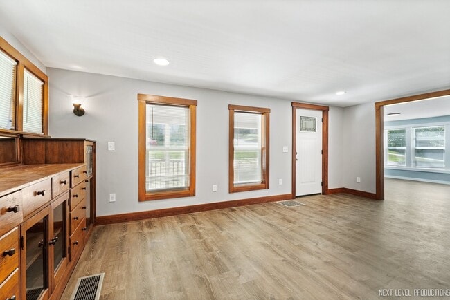 Building Photo - 207 W Van Emmon St