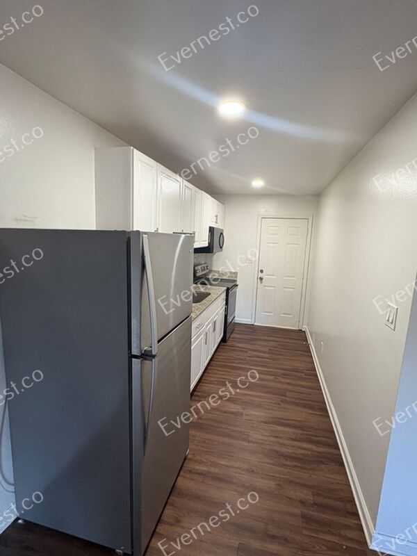 Foto del edificio - 4527 Glade Rd