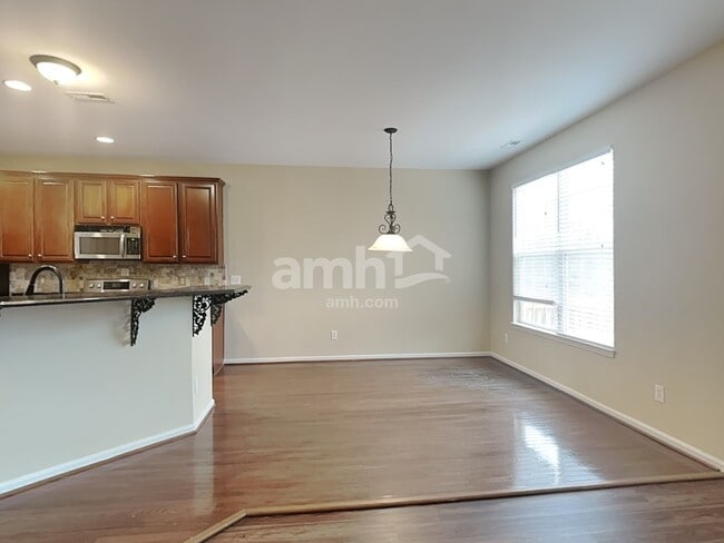 Building Photo - 1744 Main Divide Dr