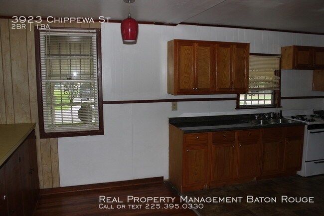 Building Photo - Home on Chippewa