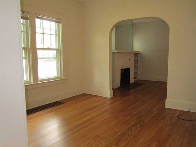 dining room - 1011 Euclid Ave