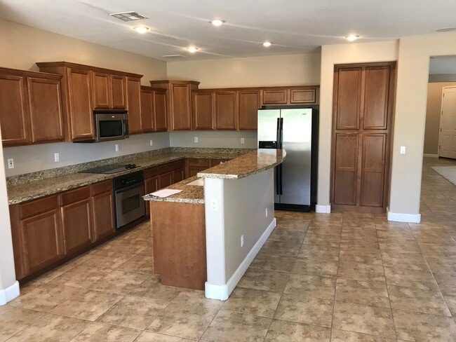 Building Photo - 300 W Wisteria Pl