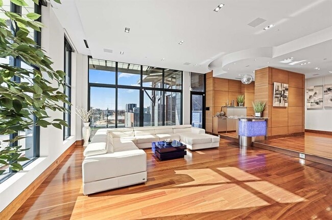 Foto del edificio - 301 NE 4th St