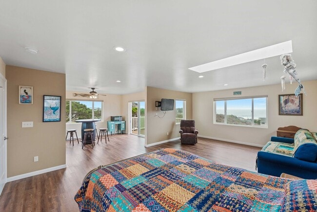 Building Photo - ELL149-Ocean