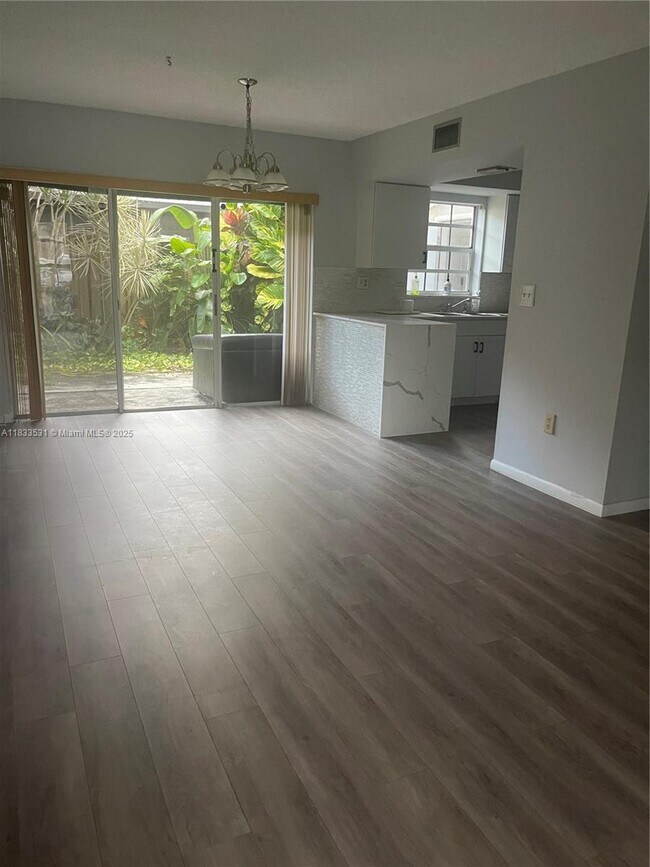 Foto del edificio - 12390 SW 51st Pl
