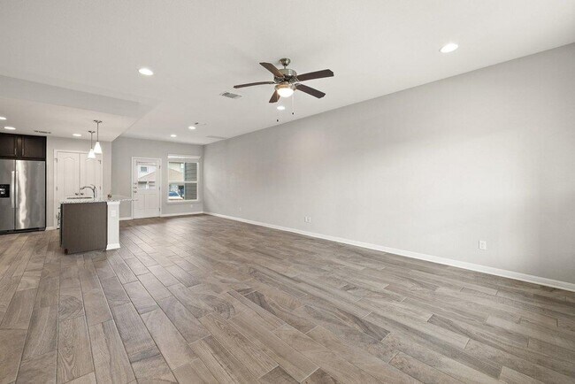 Foto del edificio - 718 Tinton Falls Ln