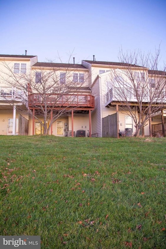 Primary Photo - 22631 Upperville Heights Square