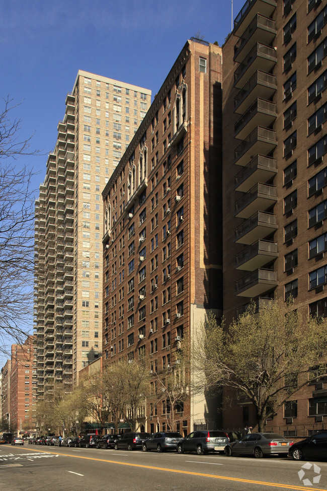 Building exterior - 325 E 79th St