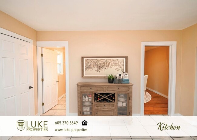 Building Photo - 2310 S Euclid Ave