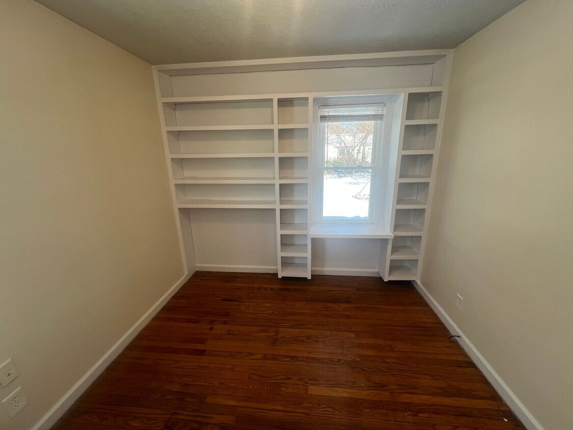 Building Photo - Lovely Longfield 2 Bedroom